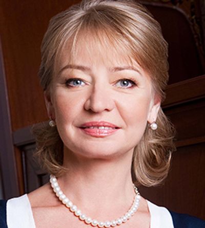Олена Мініч image